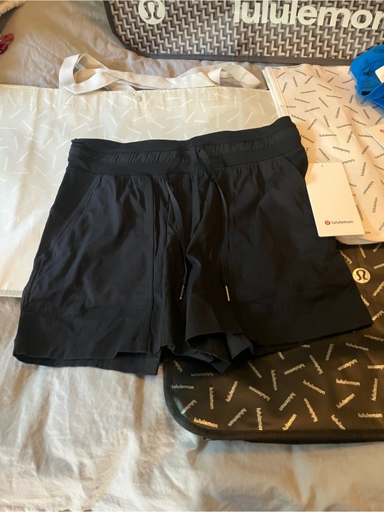 lululemon athletica Pants - NWT Lululemon Dance Studio High-Rise Shorts 3.5", Sz 6, BLACK